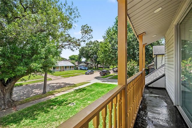 10802 Sagetrail Drive, Houston, TX 77089