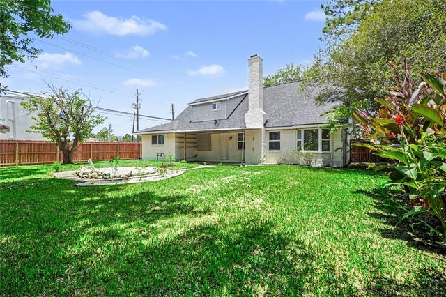 10802 Sagetrail Drive, Houston, TX 77089