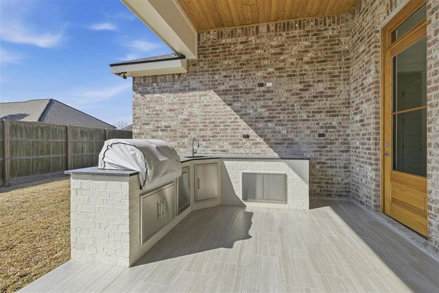 2247 Nikal Drive S, Lake Charles, LA 70605