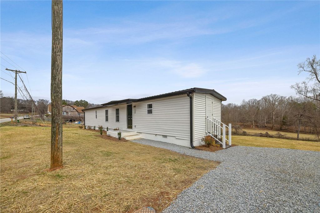 139 Davis Road, Easley, SC 29640