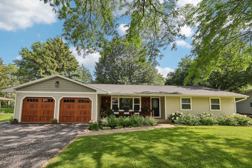 3489 Dell Drive, Madison, WI 53718