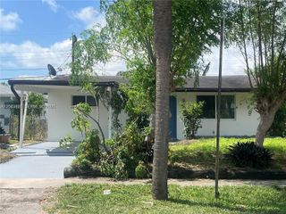753 SW 3rd St, Dania Beach, FL 33004