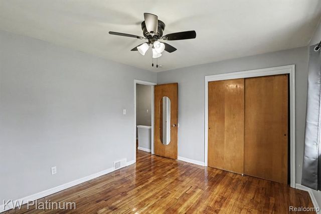 94 Crocker Blvd, Mount Clemens, MI 48043