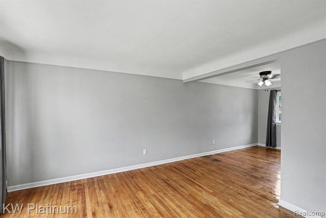 94 Crocker Blvd, Mount Clemens, MI 48043