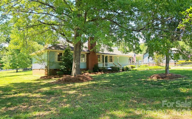 6016 Indian Brook Drive, Matthews, NC 28104
