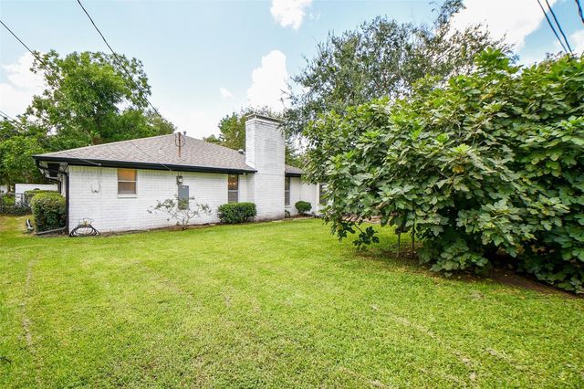 162 Bluebonnet Street, Sugar Land, TX 77478