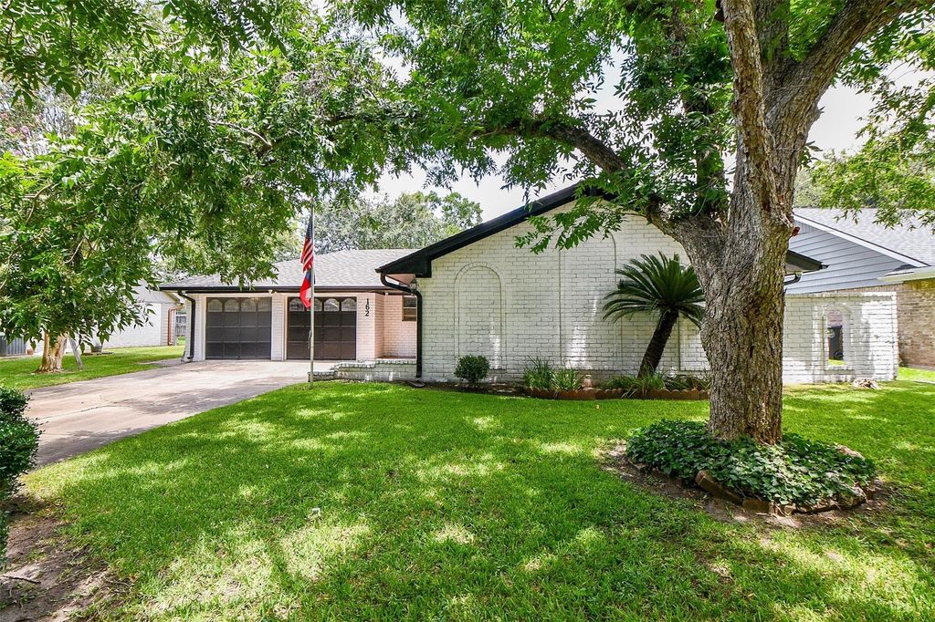 162 Bluebonnet Street, Sugar Land, TX 77478