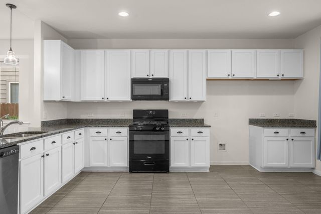 604 Palmilla ST, Leander, TX 78641