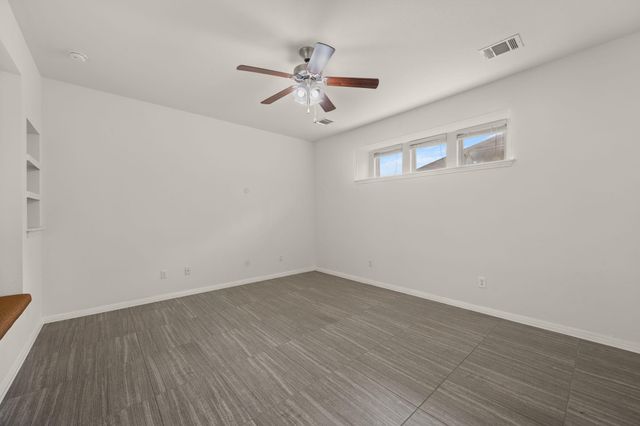 604 Palmilla ST, Leander, TX 78641