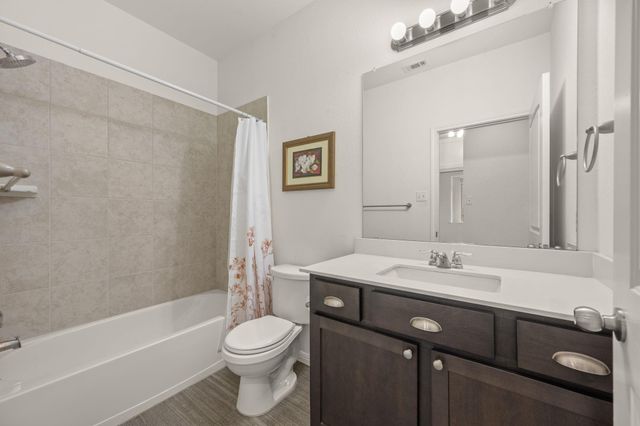 604 Palmilla ST, Leander, TX 78641