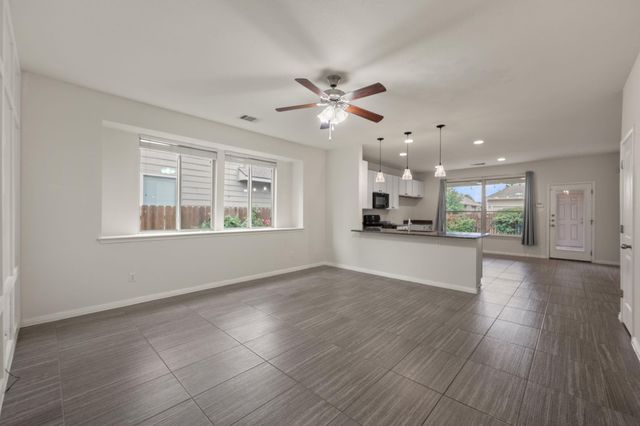 604 Palmilla ST, Leander, TX 78641