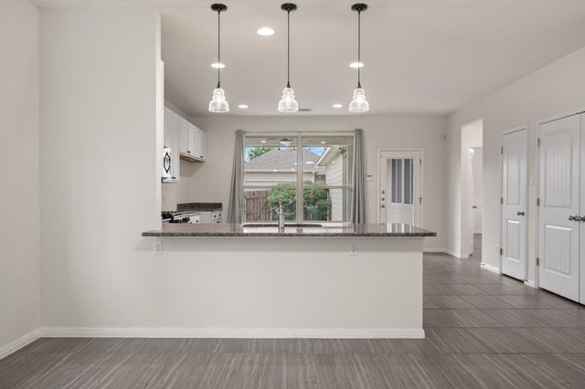 604 Palmilla ST, Leander, TX 78641