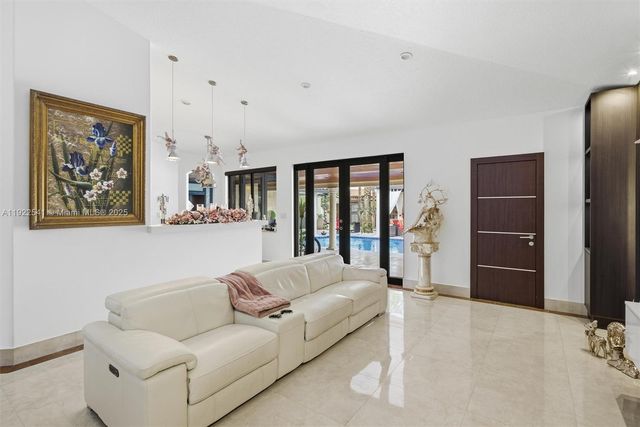 14252 SW 30th St, Miami, FL 33175