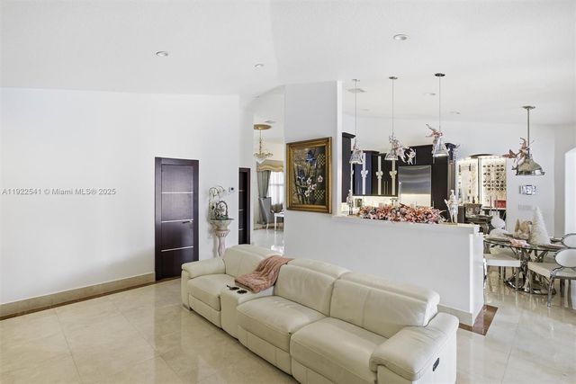 14252 SW 30th St, Miami, FL 33175