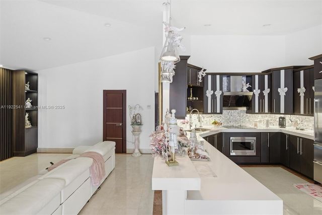 14252 SW 30th St, Miami, FL 33175