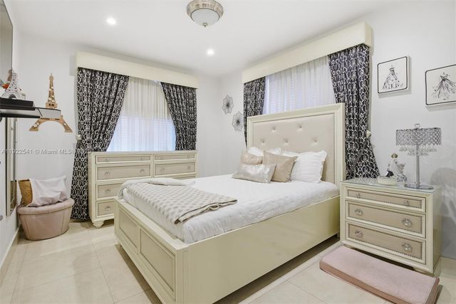 14252 SW 30th St, Miami, FL 33175