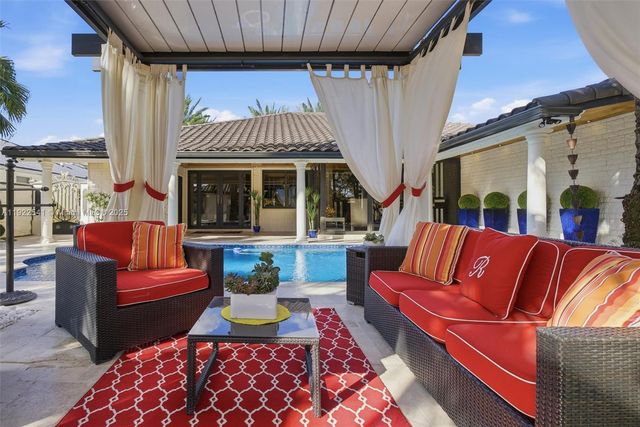 14252 SW 30th St, Miami, FL 33175