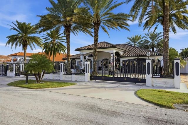 14252 SW 30th St, Miami, FL 33175