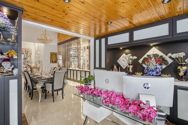 14252 SW 30th St, Miami, FL 33175