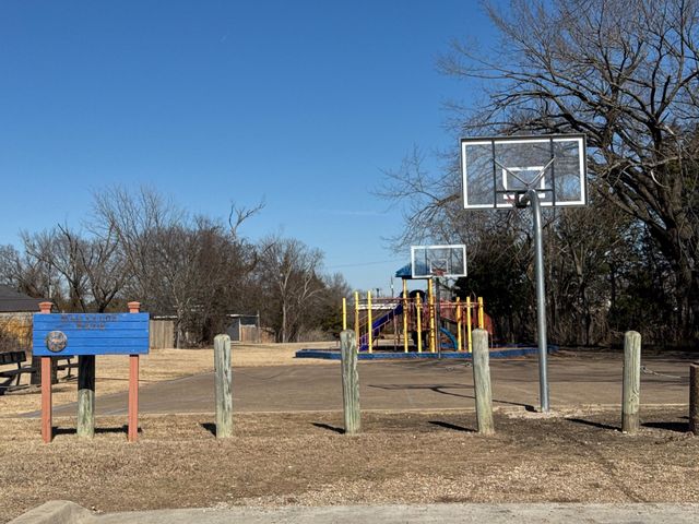 1009 E Buffalo Street, Forney, TX 75126