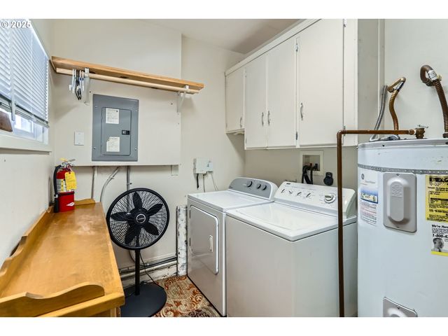 1251 N DAVIS St, Cornelius, OR 97113