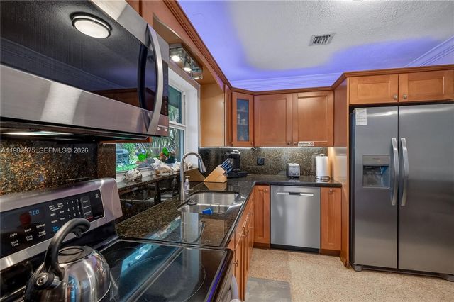 632 NW 28th Court, Wilton Manors, FL 33311