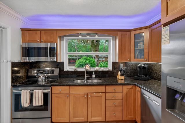 632 NW 28th Court, Wilton Manors, FL 33311
