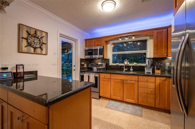 632 NW 28th Court, Wilton Manors, FL 33311