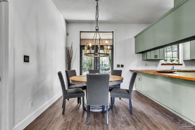 5045 Serry Ln, Pace, FL 32571