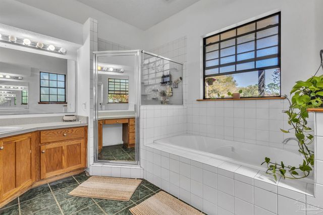 5045 Serry Ln, Pace, FL 32571