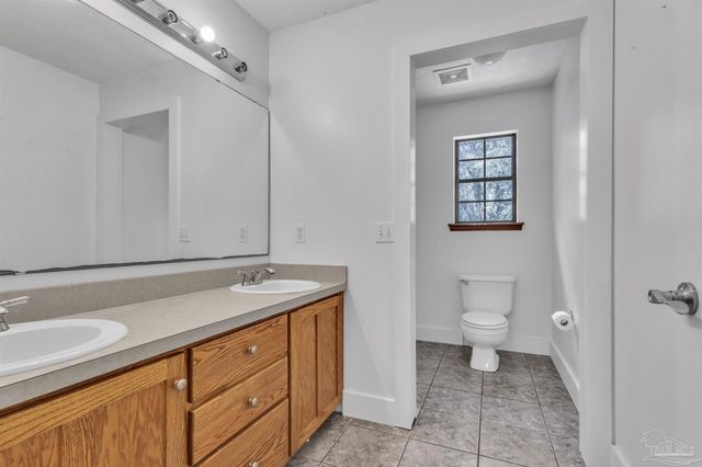 5045 Serry Ln, Pace, FL 32571