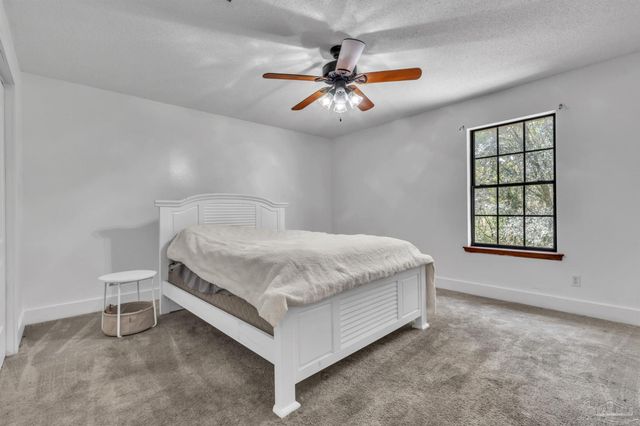 5045 Serry Ln, Pace, FL 32571