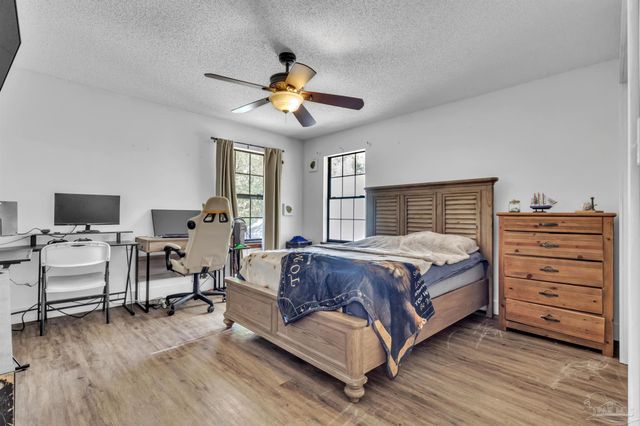 5045 Serry Ln, Pace, FL 32571