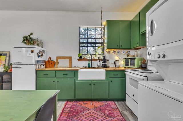 5045 Serry Ln, Pace, FL 32571