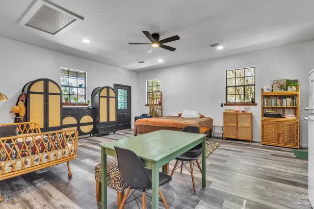 5045 Serry Ln, Pace, FL 32571