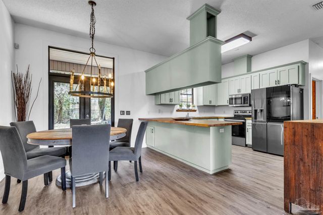 5045 Serry Ln, Pace, FL 32571