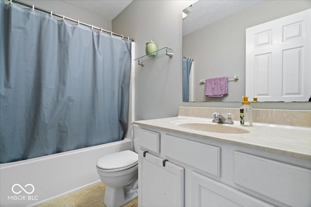 825 W Muskegan Drive, Greenfield, IN 46140