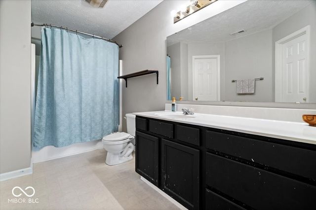 825 W Muskegan Drive, Greenfield, IN 46140