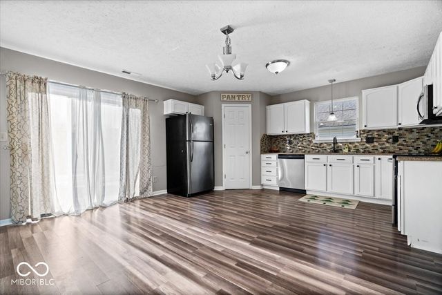 825 W Muskegan Drive, Greenfield, IN 46140