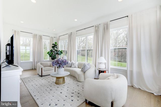 2728 HILLFIELD DR, Frederick, MD 21702