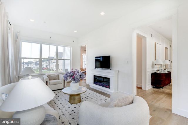 2728 HILLFIELD DR, Frederick, MD 21702