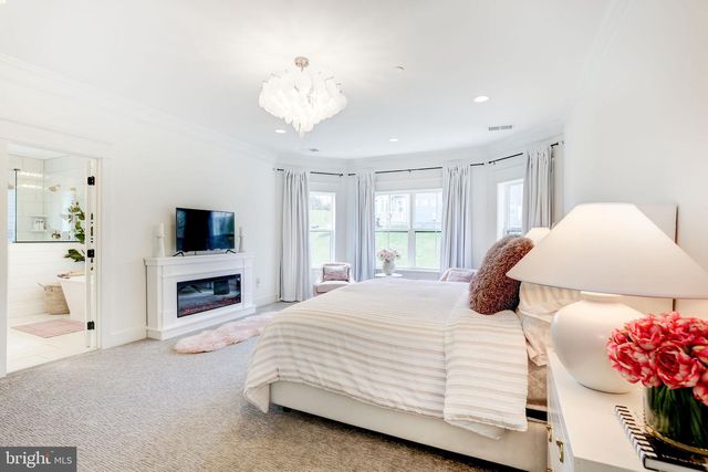 2728 HILLFIELD DR, Frederick, MD 21702