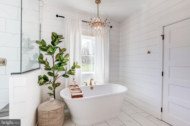 2728 HILLFIELD DR, Frederick, MD 21702