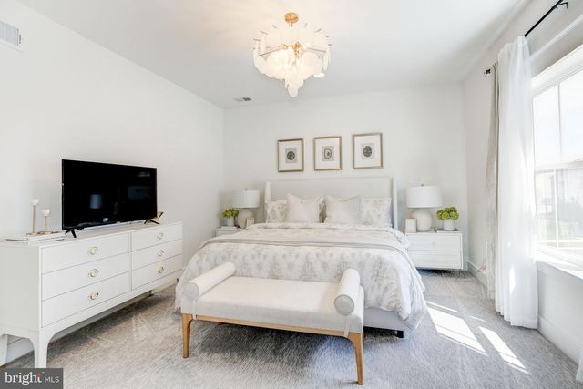 2728 HILLFIELD DR, Frederick, MD 21702