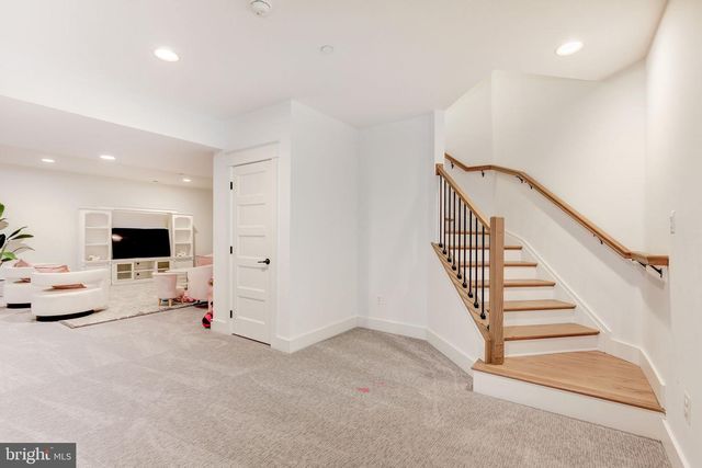 2728 HILLFIELD DR, Frederick, MD 21702