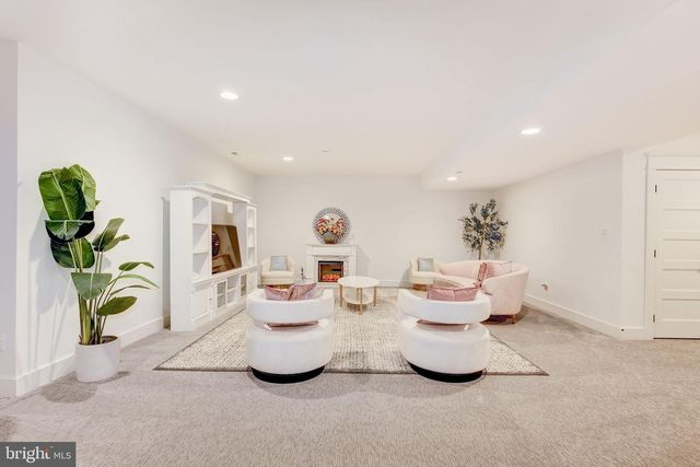 2728 HILLFIELD DR, Frederick, MD 21702