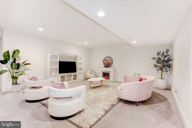 2728 HILLFIELD DR, Frederick, MD 21702