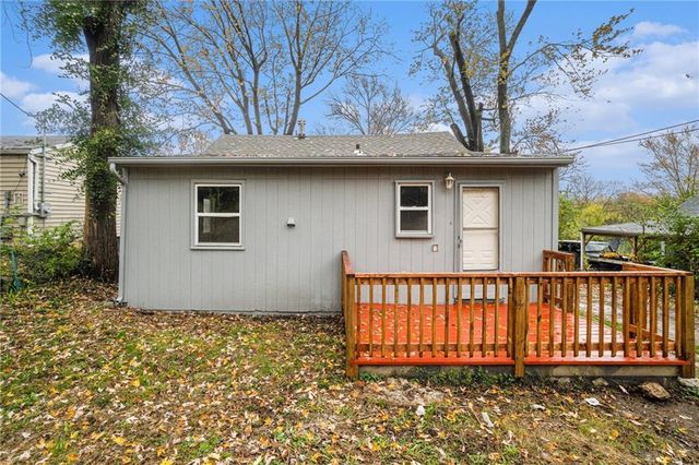 9034 Grand Avenue, Kansas City, MO 64114