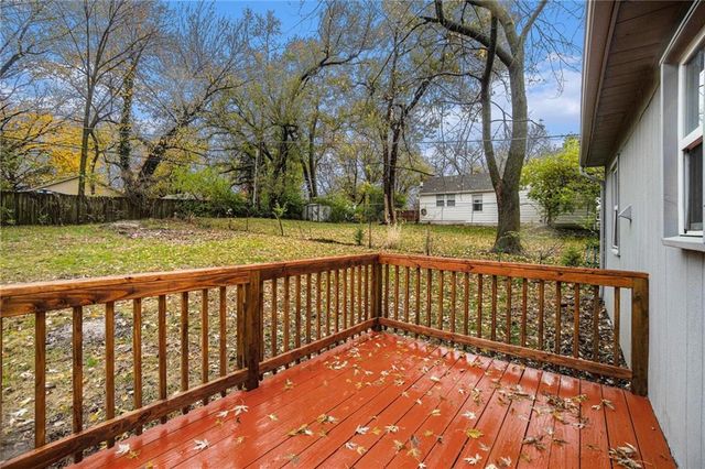 9034 Grand Avenue, Kansas City, MO 64114