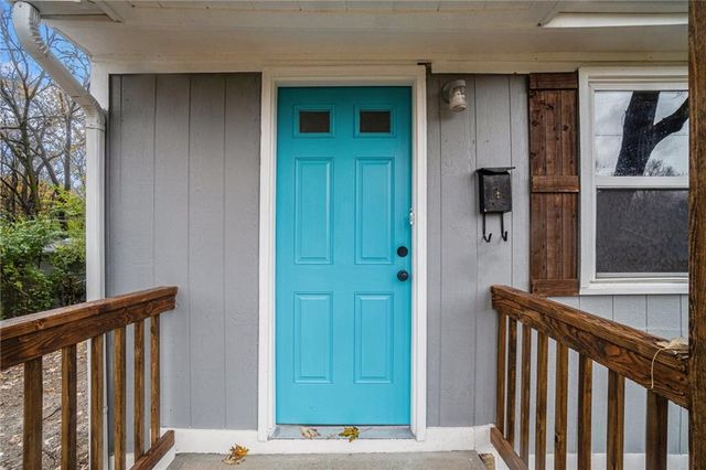 9034 Grand Avenue, Kansas City, MO 64114